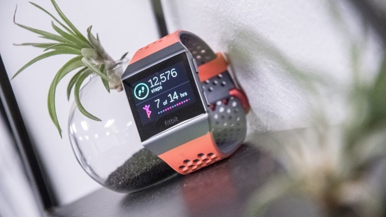 how to set time on fitbit ionic watch